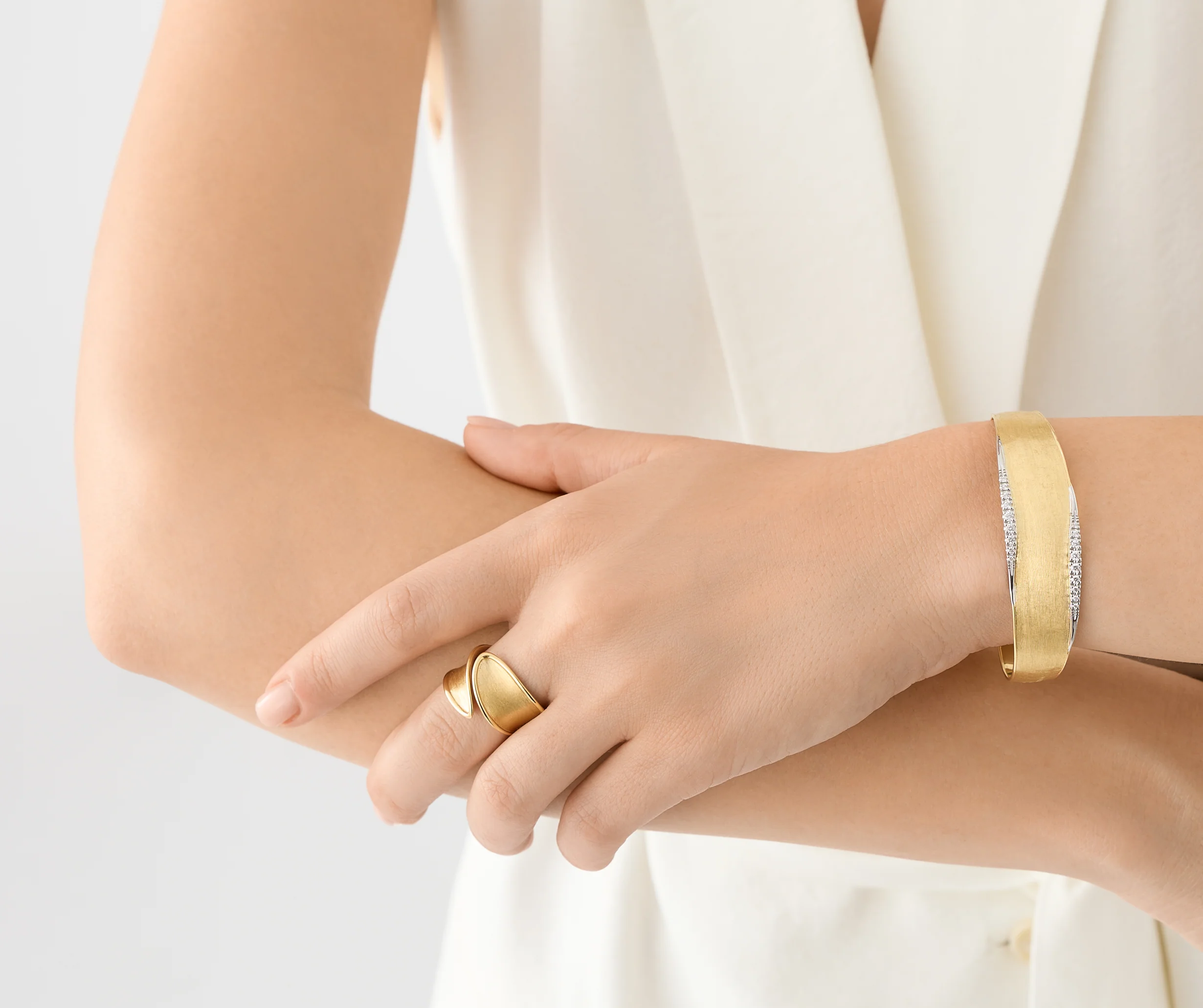 Marco Bicego 18k Yellow Gold Lunaria Twist Ring - Image 3