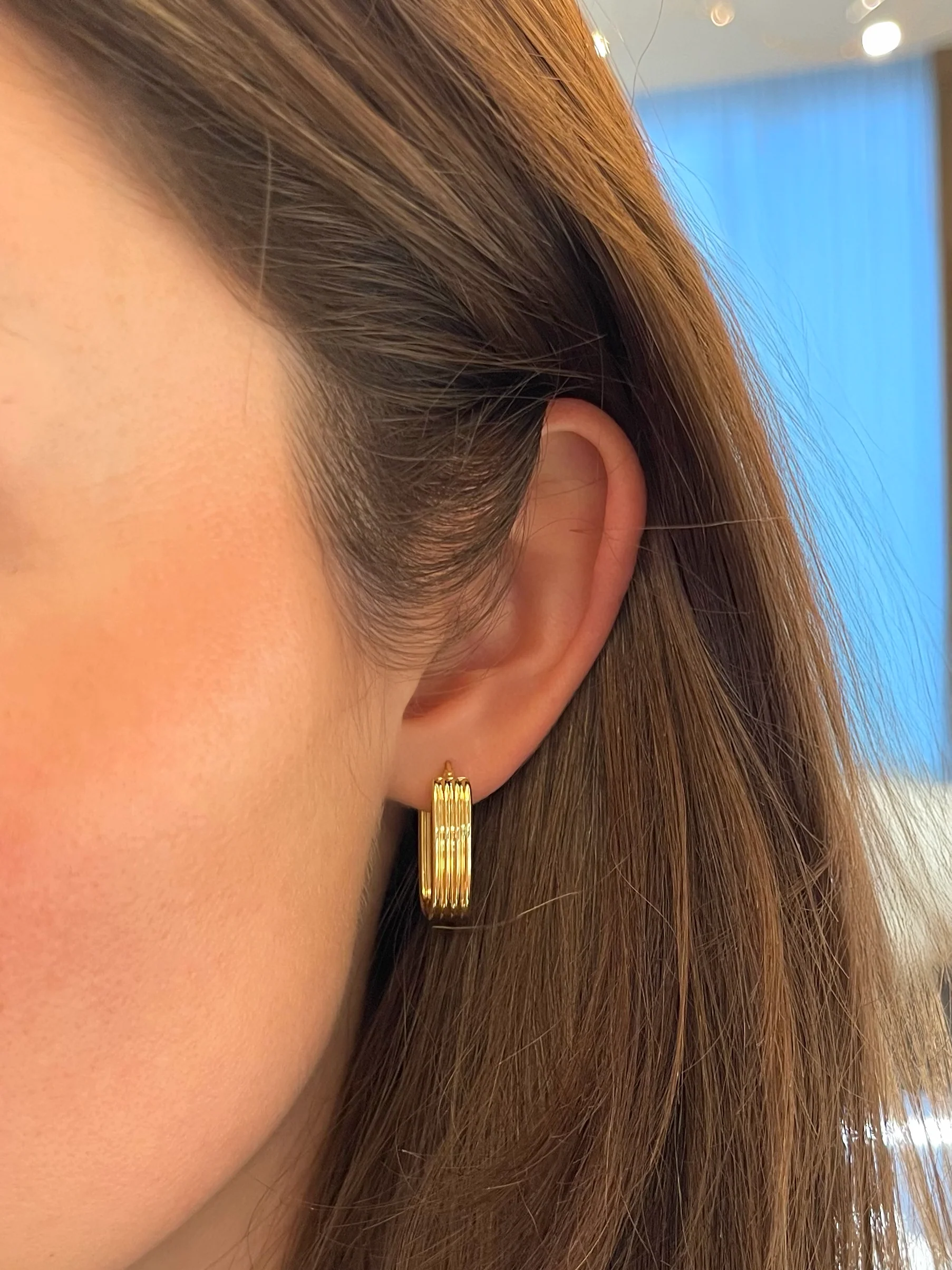 Brown & Co. 14k Yellow Gold Ribbed U-Shaped Hoop Earrings - Image 3