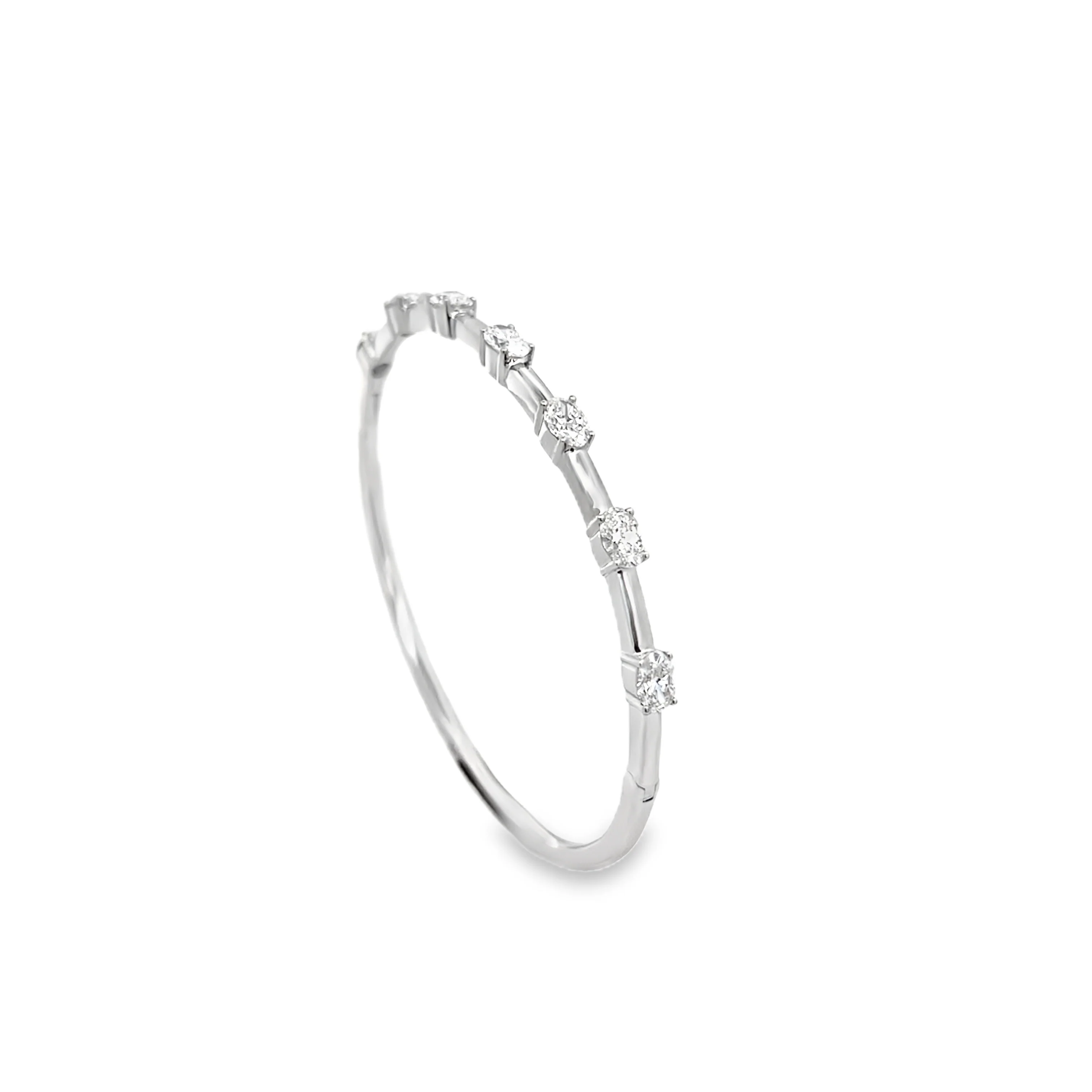 Brown & Co. 18k White Gold 2.20ct Oval Diamond Bangle - Image 2