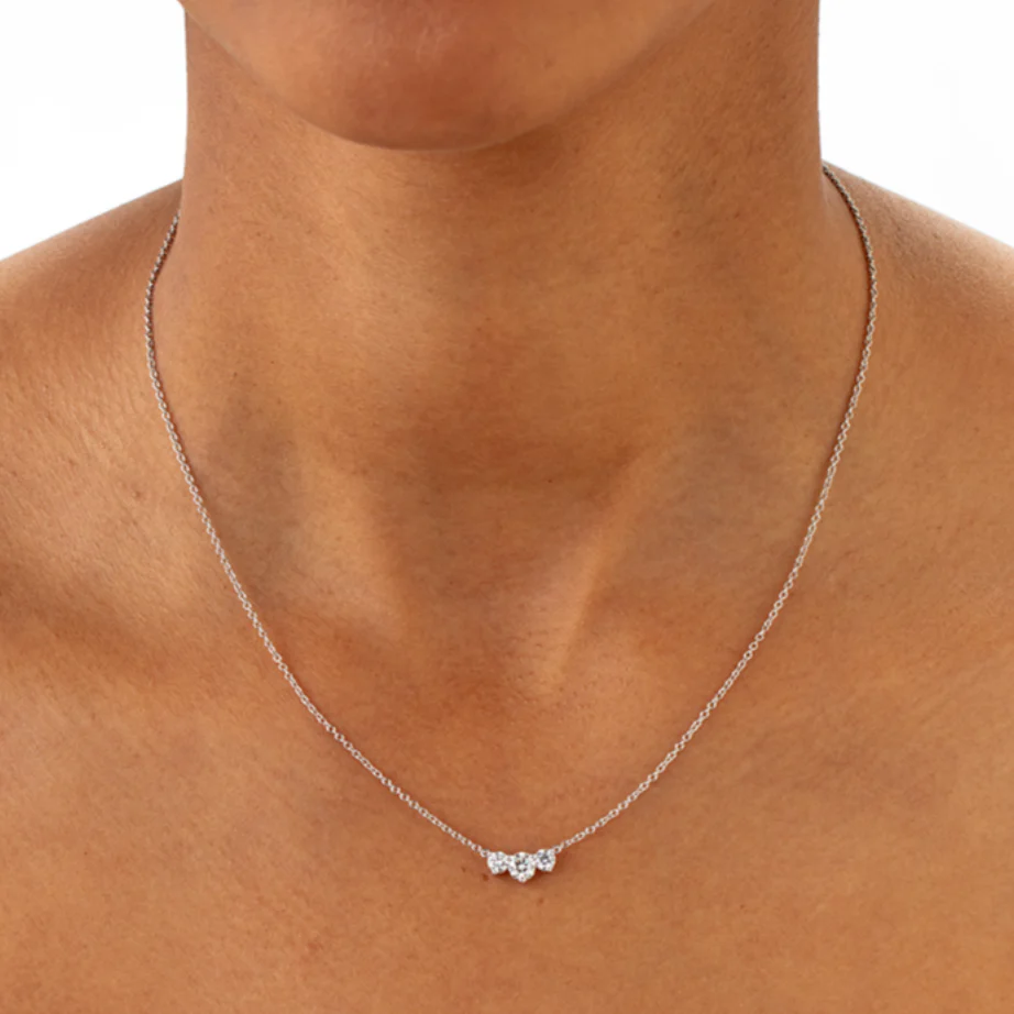 Memoire 18k White Gold And Diamond Trinity Necklace - Image 3
