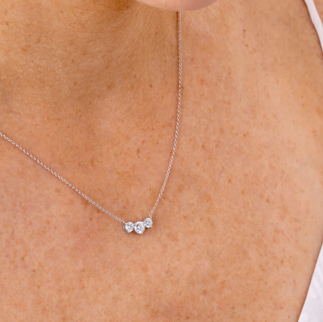 Memoire 18k Yellow Gold Diamond Trinity Necklace - Image 2
