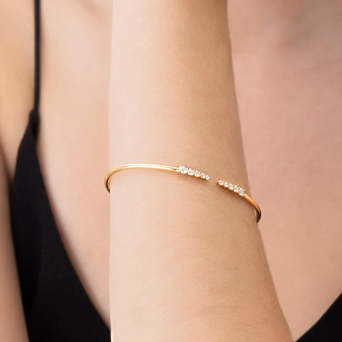 Memoire 18k Yellow Gold Identity Diamond Cuff Bracelet - Image 2